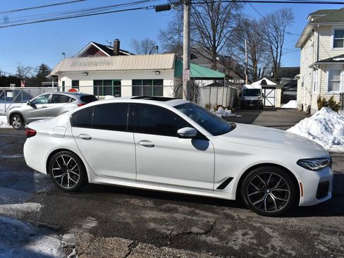 Used 2023 BMW 540i w/ M Sport Package RWD image 5