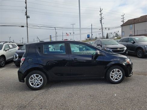 Used 2020 Chevrolet Sonic LT image 3