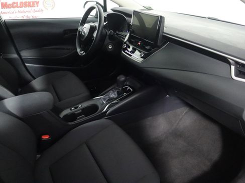 Used 2025 Toyota Corolla LE image 44