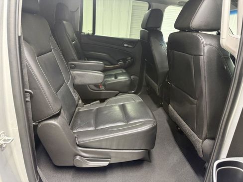 Used 2019 Chevrolet Suburban LT AWD/4WD image 38