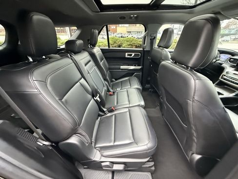 Used 2024 Ford Explorer XLT w/ Equipment Group 202A image 40