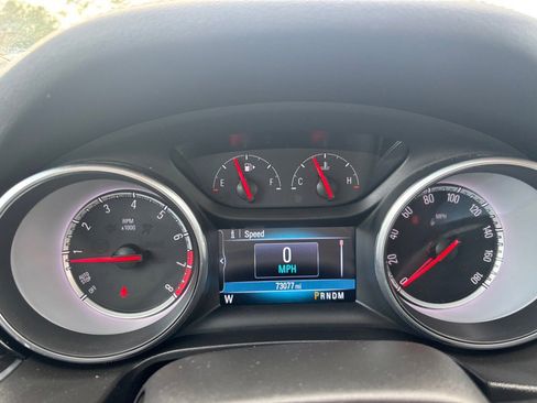 Used 2018 Buick Regal Essence image 12