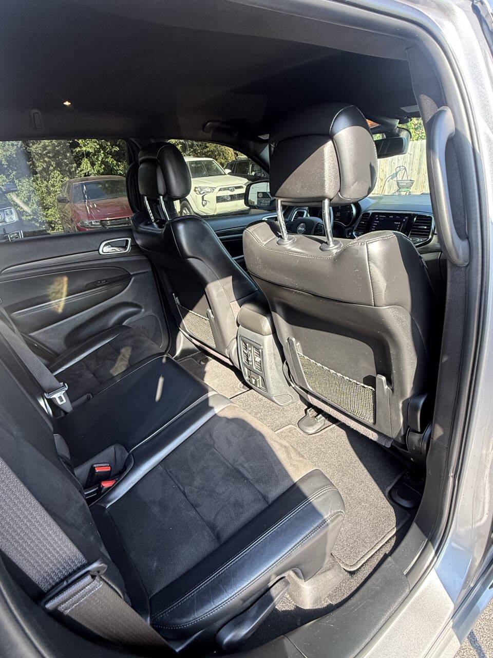 Used 2020 Jeep Grand Cherokee Altitude AWD/4WD image 26