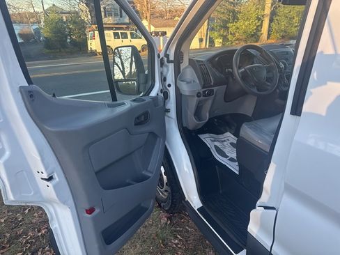 Used 2017 Ford Transit 150 XL image 15