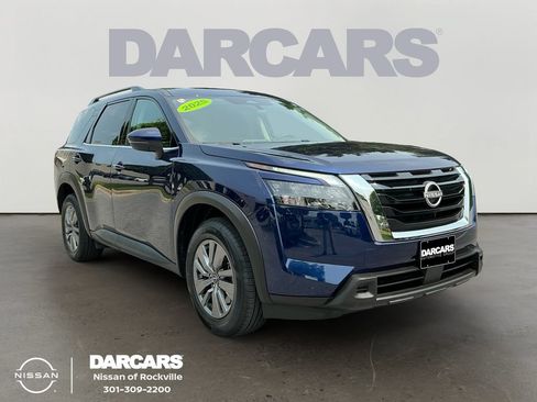 Used 2025 Nissan Pathfinder SV AWD/4WD image 1