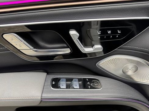 Certified 2023 Mercedes-Benz EQS 580 4MATIC SUV image 11