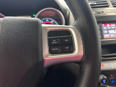 Used 2018 Dodge Journey SE w/ Connectivity Group FWD image 11