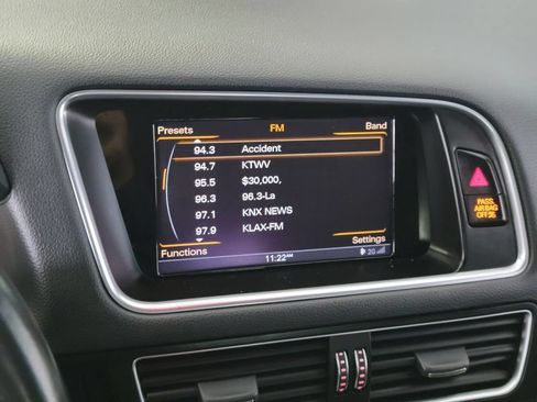 Used 2017 Audi Q5 2.0T Premium Plus w/ Technology Package AWD/4WD image 21