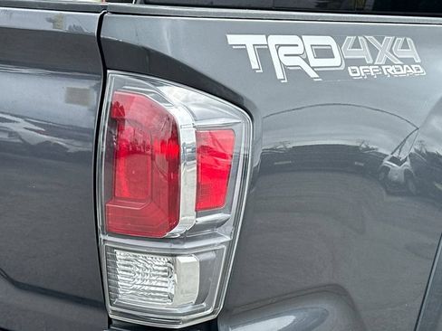 Used 2021 Toyota Tacoma TRD Off-Road w/ Technology Package AWD/4WD image 26