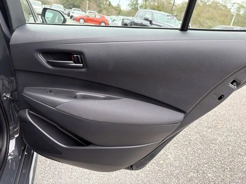 Used 2025 Toyota Corolla LE image 18