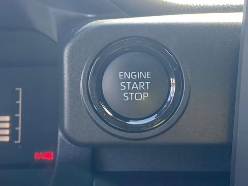 Used 2025 Toyota Tacoma SR5 AWD/4WD image 26