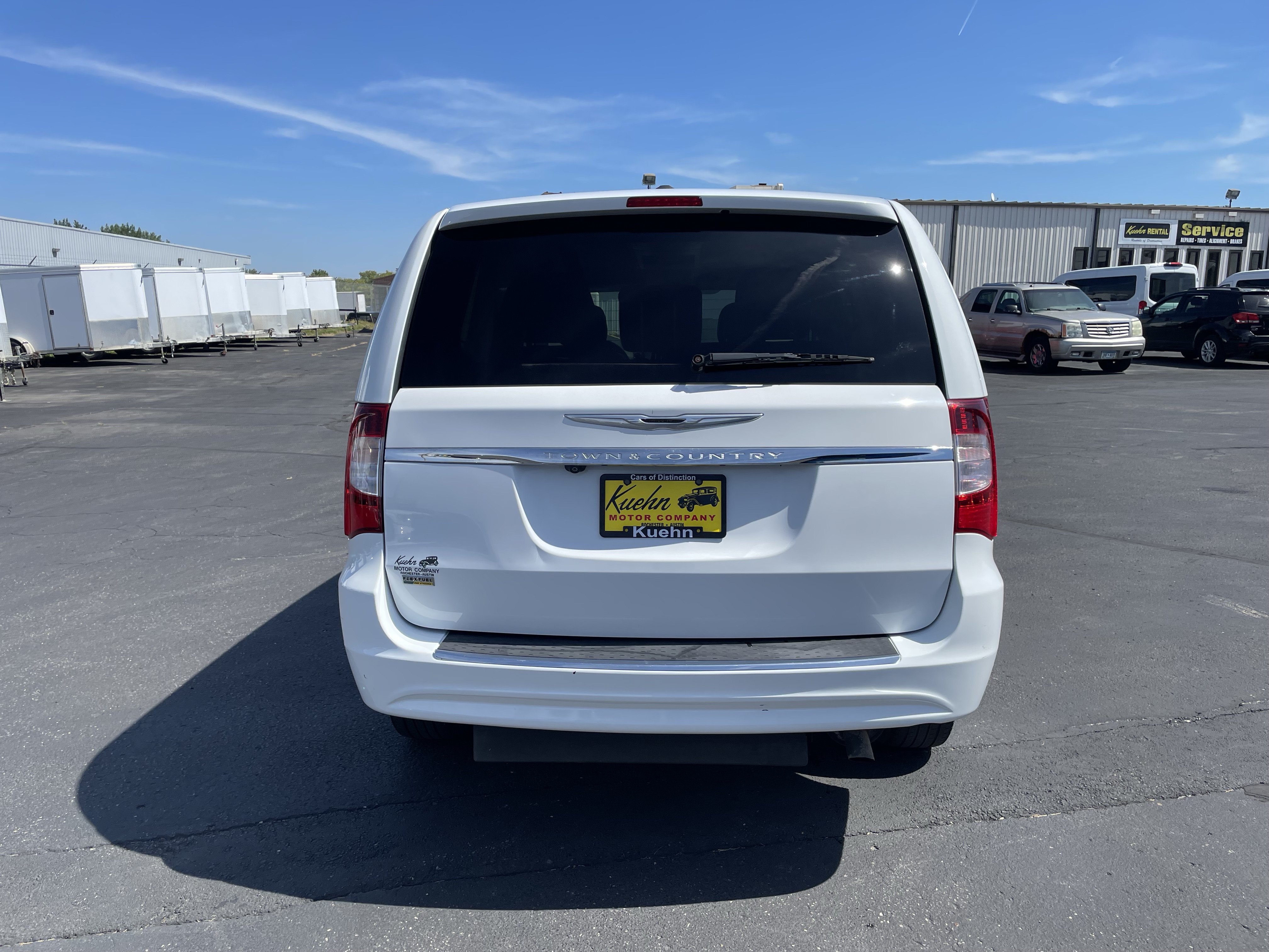 Used 2016 Chrysler Town & Country Touring FWD image 7