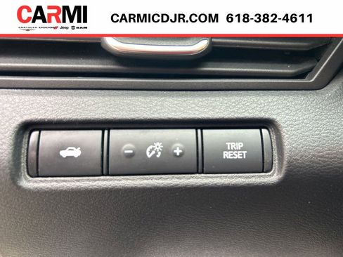 Used 2022 Nissan Altima 2.5 SV FWD image 13