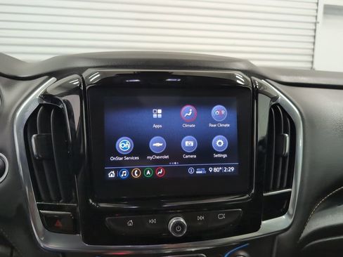 Used 2021 Chevrolet Traverse LT w/ LT Premium Package image 15