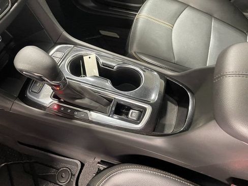 Used 2023 Chevrolet Equinox Premier AWD/4WD image 17