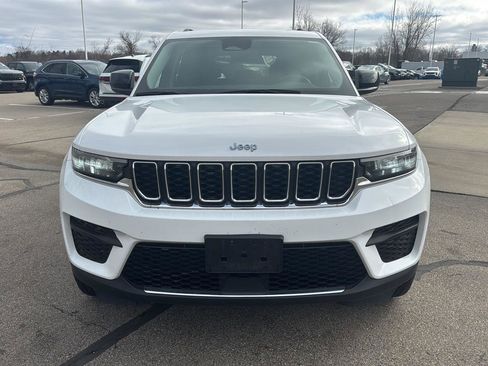 Used 2023 Jeep Grand Cherokee Laredo image 9