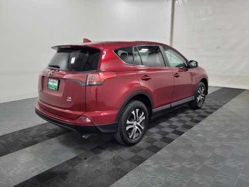 Used 2018 Toyota RAV4 LE image 9