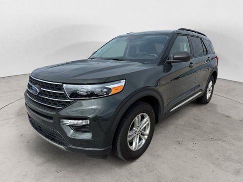 Used 2024 Ford Explorer XLT w/ Equipment Group 202A AWD/4WD image 1