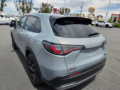 Used 2024 Honda HR-V Sport image 4