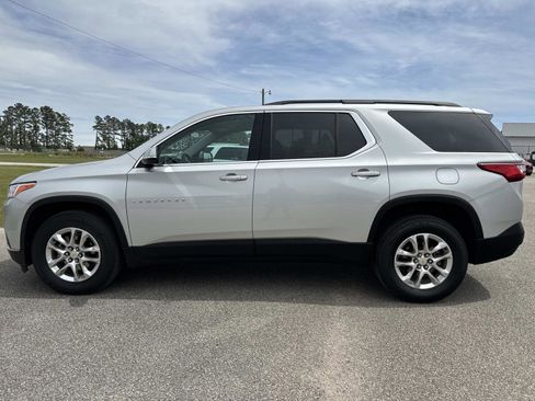 Used 2020 Chevrolet Traverse LT FWD image 7