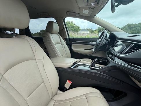 Used 2020 Buick Enclave Essence FWD image 15