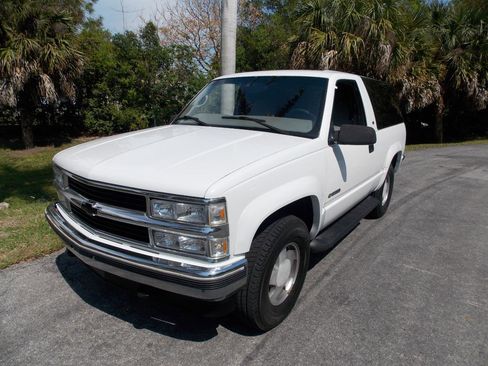 Used 1997 Chevrolet Tahoe 4WD 2-Door w/ Preferred Equipment Group 2 image 3