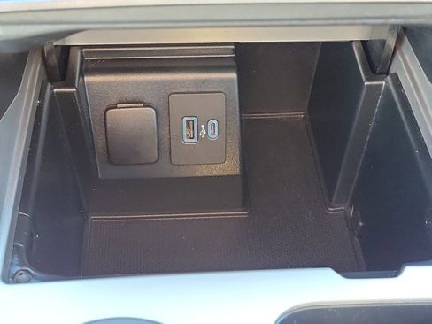 Used 2020 Ford Explorer XLT w/ Equipment Group 202A image 32