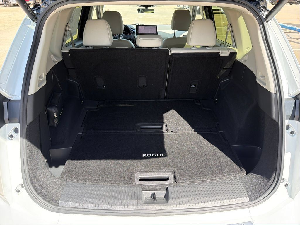 Used 2024 Nissan Rogue SL w/ SL Premium Package AWD/4WD image 23
