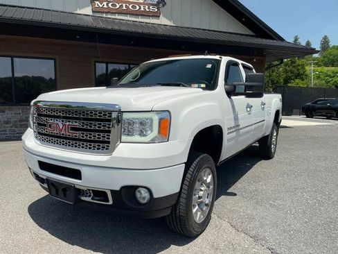 Used 2012 GMC Sierra 2500 Denali w/ Suspension Package, Off-Road AWD/4WD image 14
