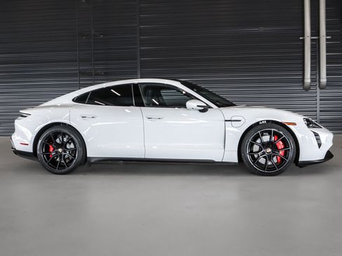 Certified 2022 Porsche Taycan GTS image 11