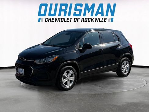 Used 2020 Chevrolet Trax LS FWD image 2