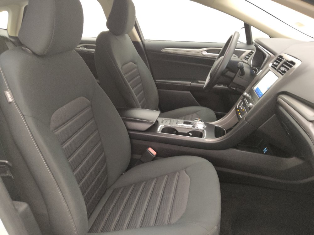 Used 2020 Ford Fusion SE FWD image 21
