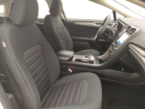 Used 2020 Ford Fusion SE FWD image 21