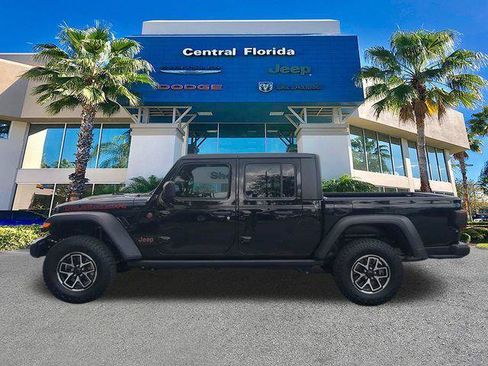 Certified 2025 Jeep Gladiator Rubicon AWD/4WD image 8