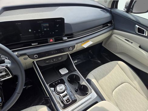 New 2026 Kia Carnival EX image 22