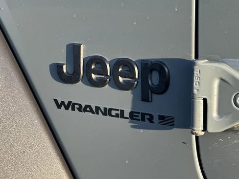 Used 2024 Jeep Wrangler Willys image 27
