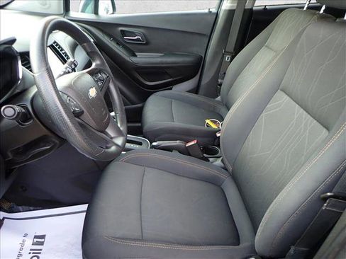 Used 2019 Chevrolet Trax LT image 11