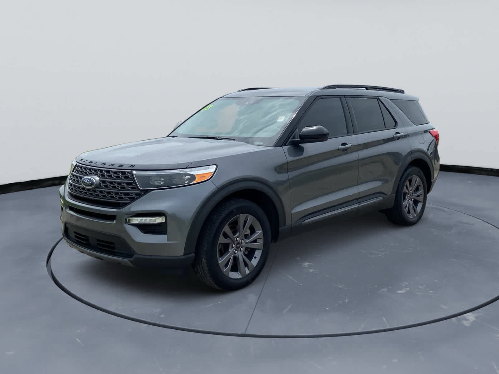 Used 2023 Ford Explorer XLT w/ Equipment Group 202A AWD/4WD image 11