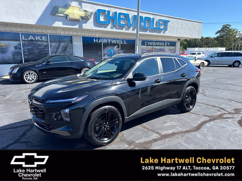 Used 2025 Chevrolet Trax ACTIV w/ Driver Confidence Package FWD image 1
