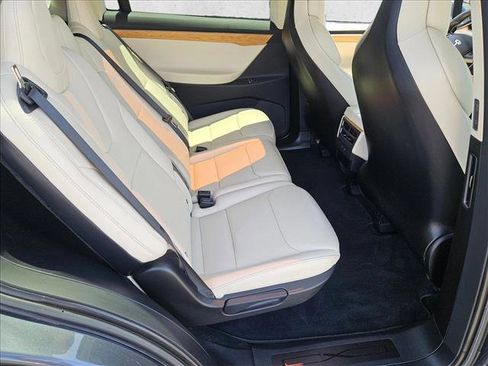 Used 2018 Tesla Model X 75D AWD/4WD image 18