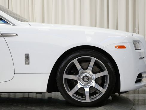Used 2016 Rolls-Royce Wraith image 48
