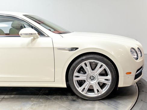 Used 2016 Bentley Flying Spur W12 AWD/4WD image 22