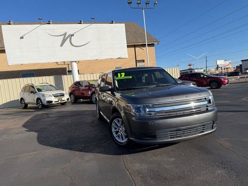 Used 2017 Ford Flex SE FWD image 42