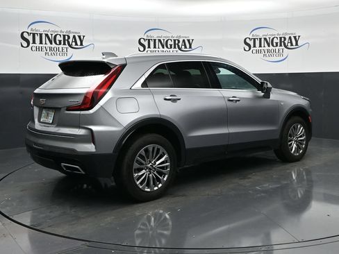Used 2025 Cadillac XT4 Premium Luxury FWD image 7