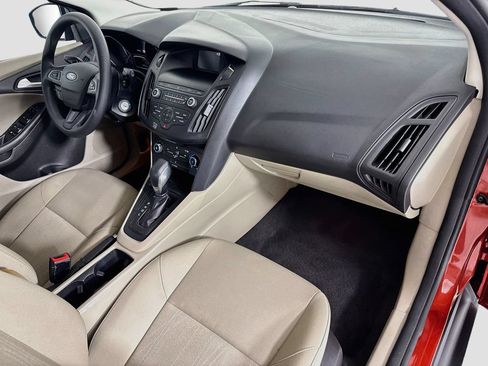 Used 2018 Ford Focus SE FWD image 17