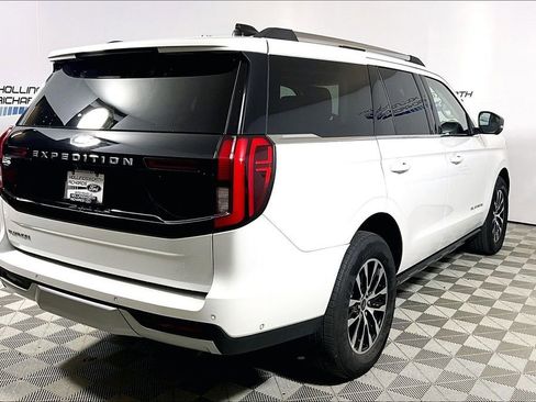 Used 2025 Ford Expedition Platinum AWD/4WD image 9