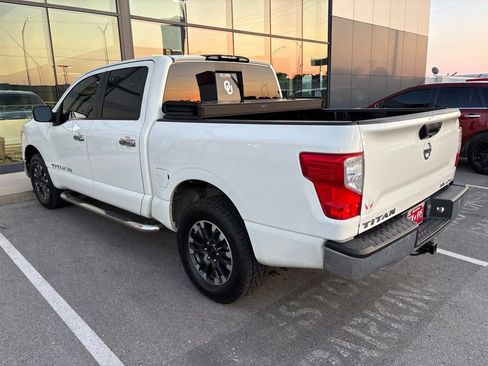 Used 2018 Nissan Titan SV AWD/4WD image 6