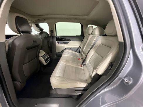 Used 2025 Lincoln Nautilus Reserve image 26