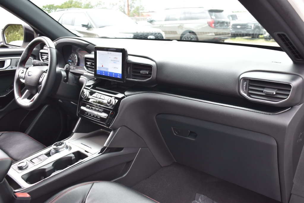 Used 2023 Ford Explorer ST-Line AWD/4WD image 34