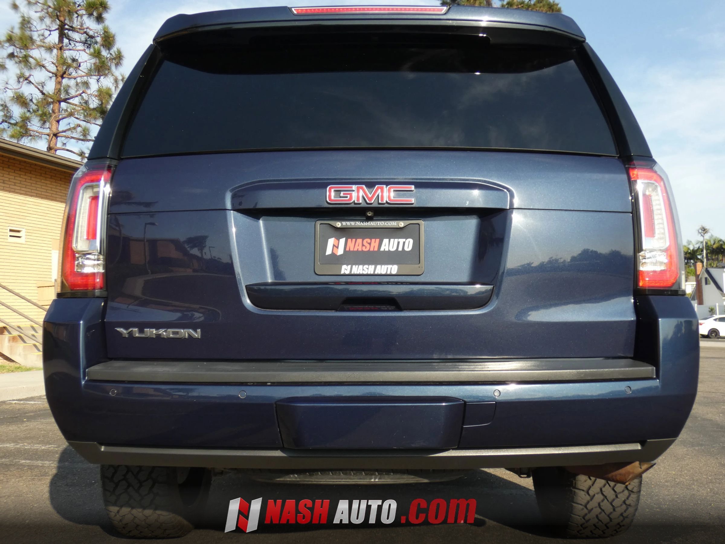 Used 2018 GMC Yukon SLE w/ Convenience Package AWD/4WD image 11